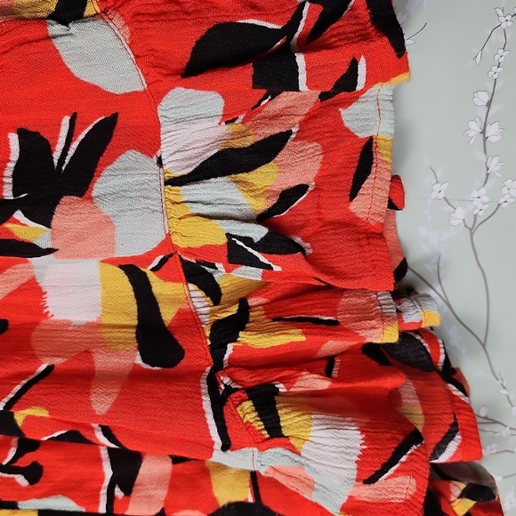 Billabong Women's Floral Shorts Size Small - Picture 4 of 5